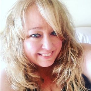 Meet your Posher, Deborah